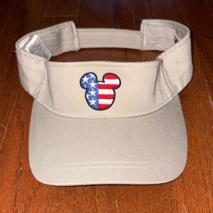 Walt Disney World Theme Park Mickey Mouse Embroidered American Flag Sun Visor